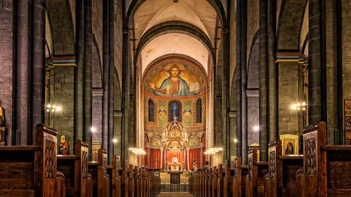 11 évêques "mis en cause" devant la justice civile ou canonique