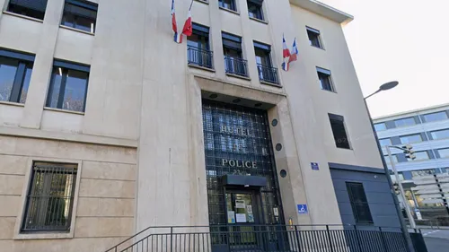 Saint-Etienne : 2 jeunes toujours en garde à vue après la...