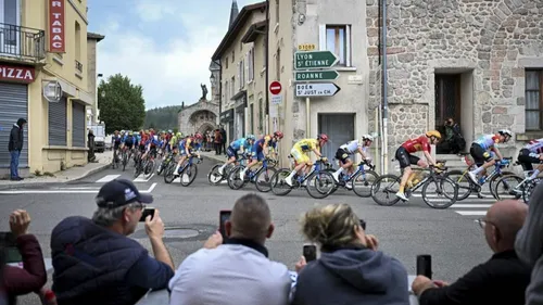 Critérium du Dauphiné : Remco Evenepoel s'impose à Neulise et prend...