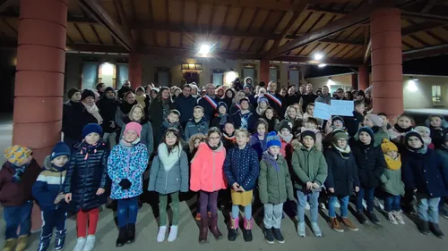 A Saint-Nizier-sous-Charlieu, un village vent debout contre la...