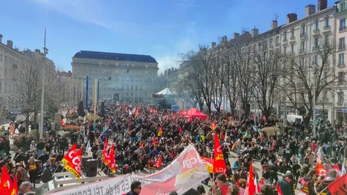1er mai : Plus de 10 000 manifestants à Saint Etienne et à Roanne