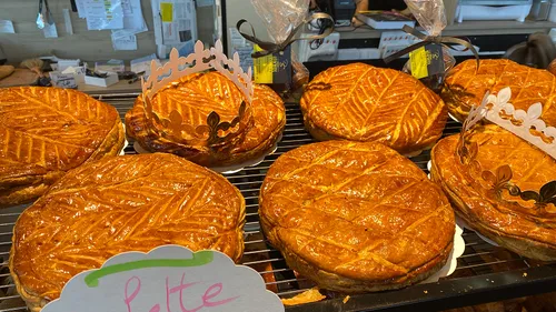 Saint-Chamond : Kiosque, mairie ou église, il créé des fèves à...