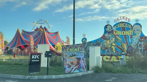 Après Andrézieux, le cirque Crone s'installe à Saint-Etienne......