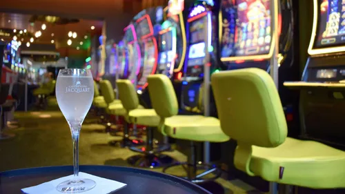 Une intérimaire de 33 ans remporte 157 130€ au casino de Calais