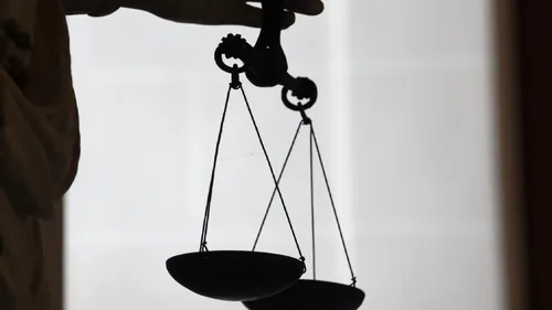 Un homme jugé pour le meurtre de son voisin pendant une nuit de...