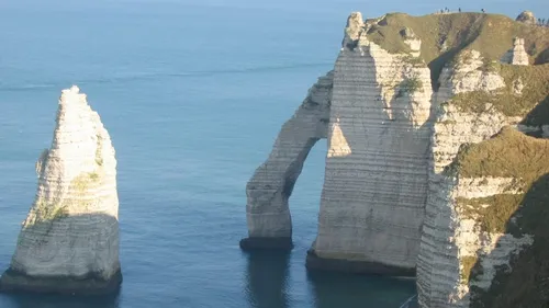 Une touriste de 30 ans décède après un selfie du haut de la falaise...