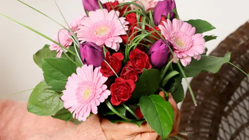 GAGNEZ VOTRE BOUQUET DE FLEURS ET VOS PLACES DE CINE POUR LA SAINT...