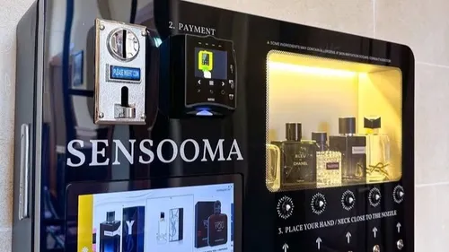 Un distributeur automatique de parfums  s'invite à l'Hôtel de ville...
