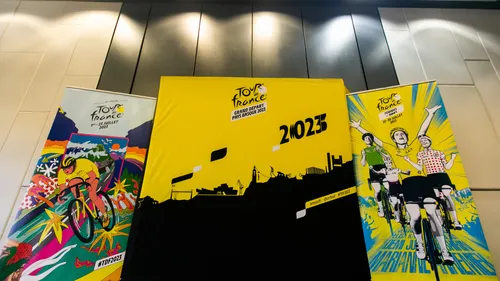La 110e édition du Tour de France fera escale à Bordeaux et...