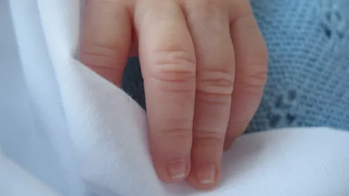 Amiens : une étudiante de 21 ans accouche en plein service du midi...