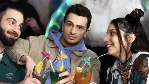 Vidéo | Ça vient de sortir :  En terrasse, la nouvelle série...