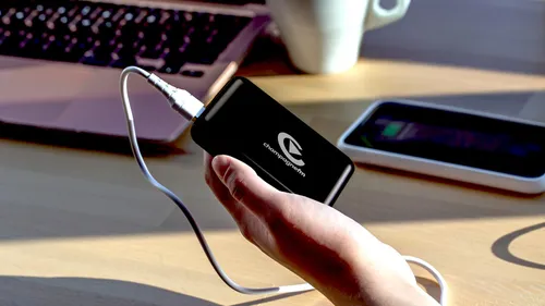 GAGNEZ VOTRE BATTERIE EXTERNE CHAMPAGNE AVEC VISTAPRINT