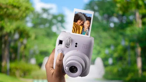 GAGNEZ VOTRE APPAREIL PHOTO INSTANTANÉ INSTAX MINI 12