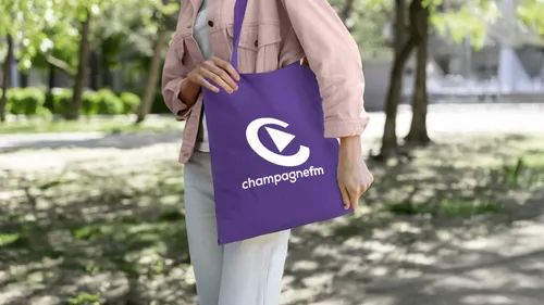 GAGNEZ VOTRE TOTE BAG AUX COULEURS DE CHAMPAGNE FM AVEC VISTAPRINT