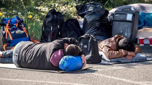 Des associations calaisiennes appellent à ouvrir aux autres exilés...