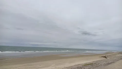 Pas-de-Calais : en pleine promenade avec sa femme, un vacancier...