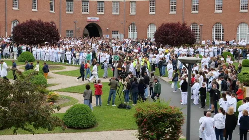 Infirmière tuée au CHU de Reims : les obsèques de Carène Mezino...