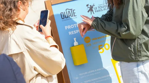 Des distributeurs de crème solaire mis à disposition gratuitement...