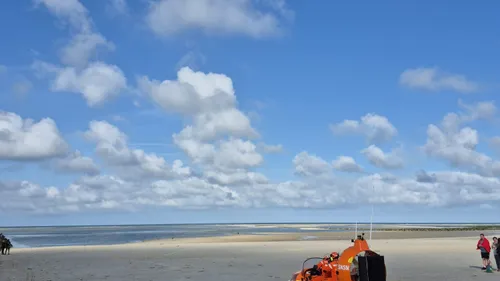 Soleil et grandes marées: les sauveteurs en mer de Berck appellent...
