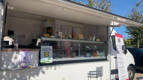 Les Restos du Cœur déploient un camion itinérant dans les villages...