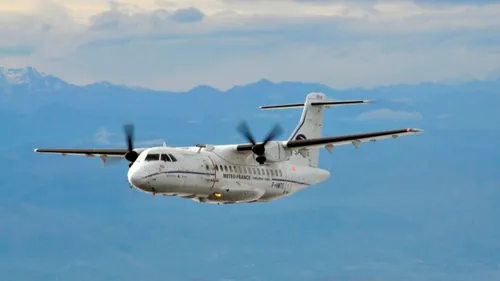 Un avion à hélices va survoler les Hauts-de-France à basse altitude...