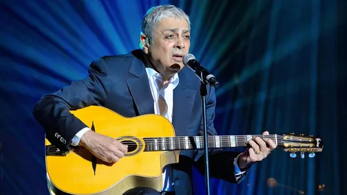 Enrico Macias : le chanteur se confie sur sa fin de carrière