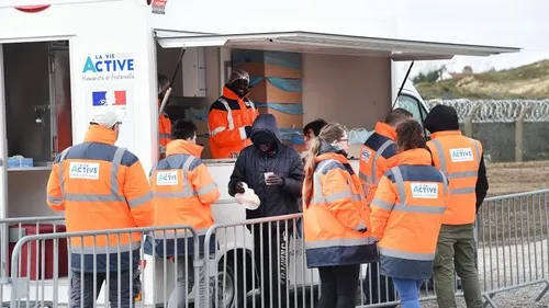 L’arrêté anti-distribution alimentaire est prolongé à Calais et étendu