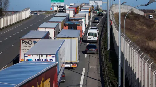 Calais: La colère des transporteurs, alors que la rocade portuaire...