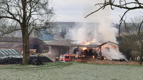 Doudeauville: Une ferme dévastée par un incendie ce matin 