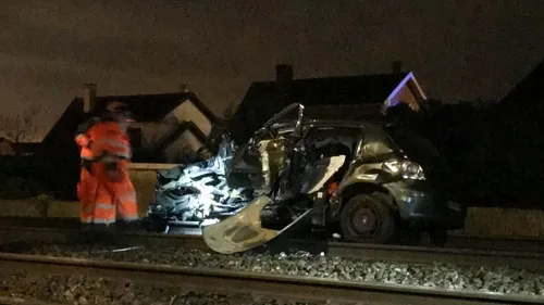 Une voiture pulvérisée par un train à Templeuve-en-Pévèle