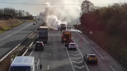 Béthune: Un bus en feu ce lundi matin sur l'A26