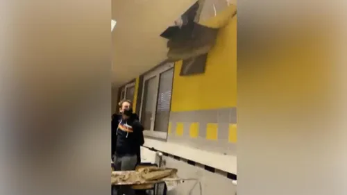 Une partie du plafond s’effondre en plein cours au lycée Pasteur...