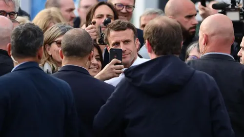 Emmanuel Macron pourrait faire une première concession sur la...