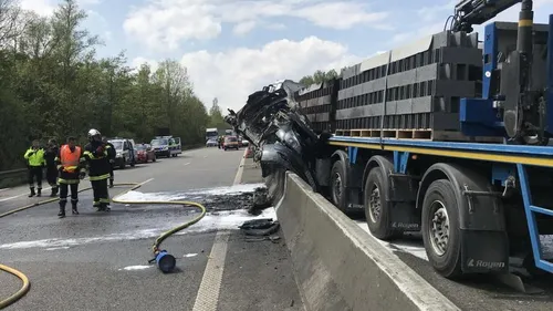 Carambolage sur l'A21 à hauteur de Pecquencourt : le camion est à...