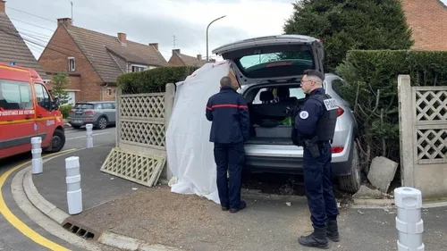 Un automobiliste fonce dans le muret d'une maison à Harnes et meurt 