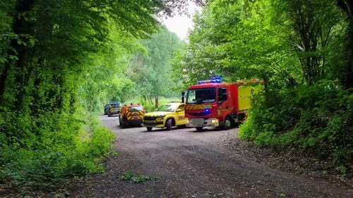 Un tracteur se retourne sur son conducteur