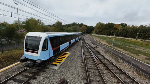 La première rame du métro de la Ligne C débute ses essais
