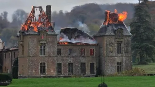 Un ancien monastère ravagé par un incendie