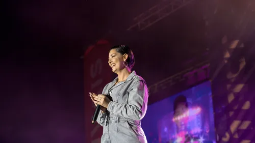 SHERYFA LUNA "Il avait les mots" (LIVE)