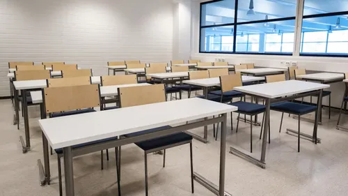 Le Premier Ministre annonce une suspension des cours en fin de semaine