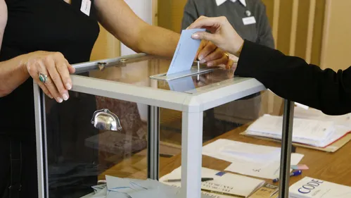 Présidentielle : des irrégularités dans quatre bureaux de vote du...