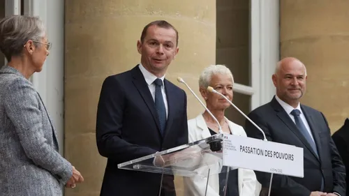 Apprentissage : les aides aux entreprises prolongées "au moins...