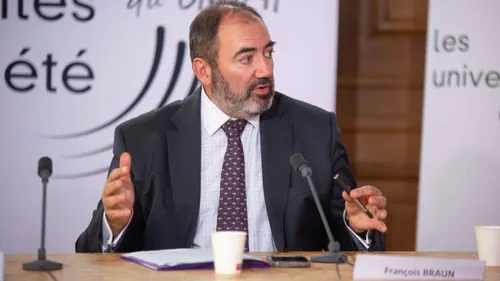 Grève des médecins : le ministre de la Santé prêt à revaloriser la...