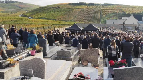 Marne : cimetière bondé pour un ultime adieu à Jean-Luc Vadin, 56...