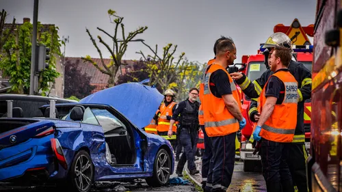 Un cortège de mariage dégénère en accident : des blessés...
