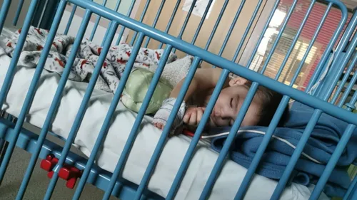 Un père sauve son bébé en arrêt respiratoire