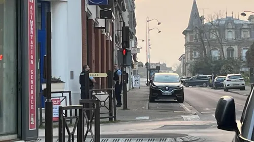 Intervention des forces de l'ordre en cours 