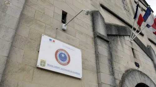 Un détenu de la maison d’arrêt de Châlons-en-Champagne se blesse en...