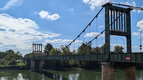 Le pont suspendu de Marmande est fermé depuis hier jusqu'à nouvel...