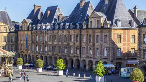 Charleville : la place Ducale redevient piétonne le week-end